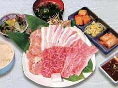 Set trưa bò wagyu nướng — 個室焼肉 萬