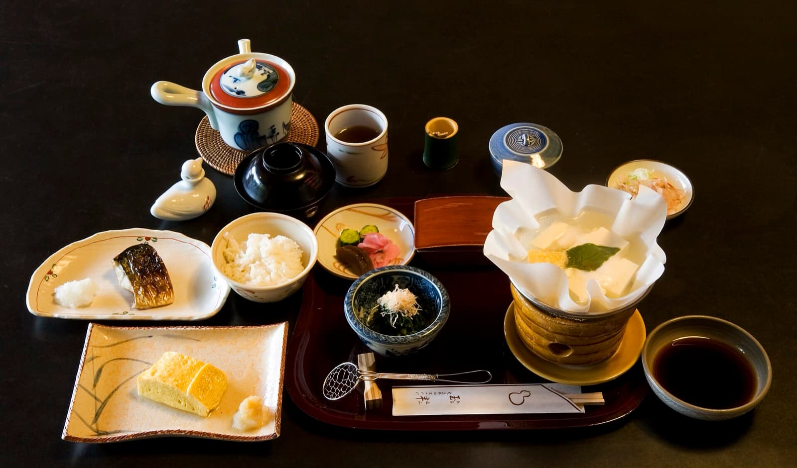 京都の旅館の朝食、一汁三菜